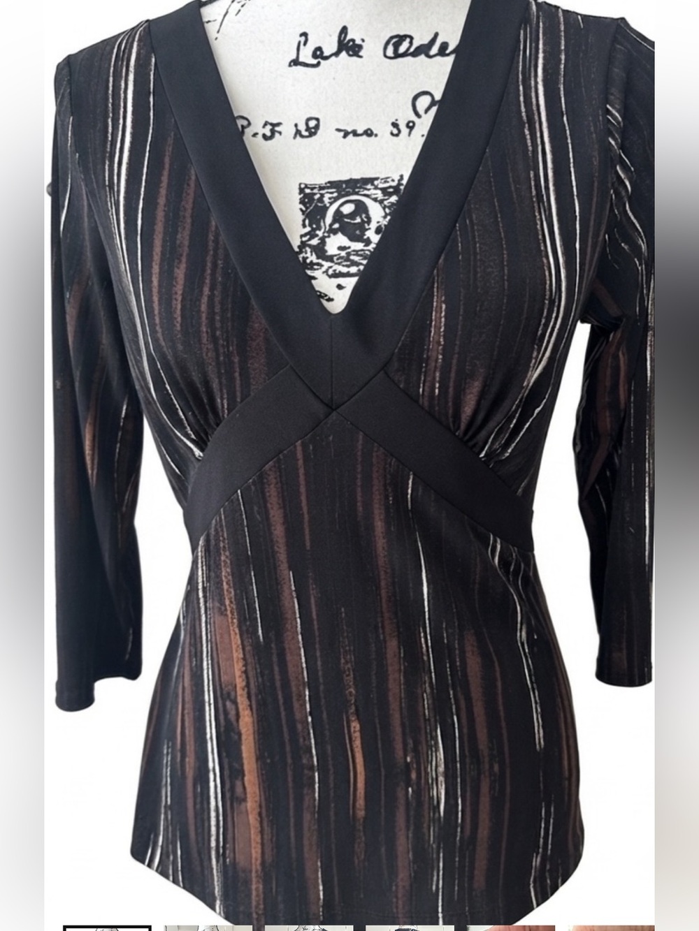 🩵V-neck sexy Stripe fitted Blouse in Black and Bronze Size Medium